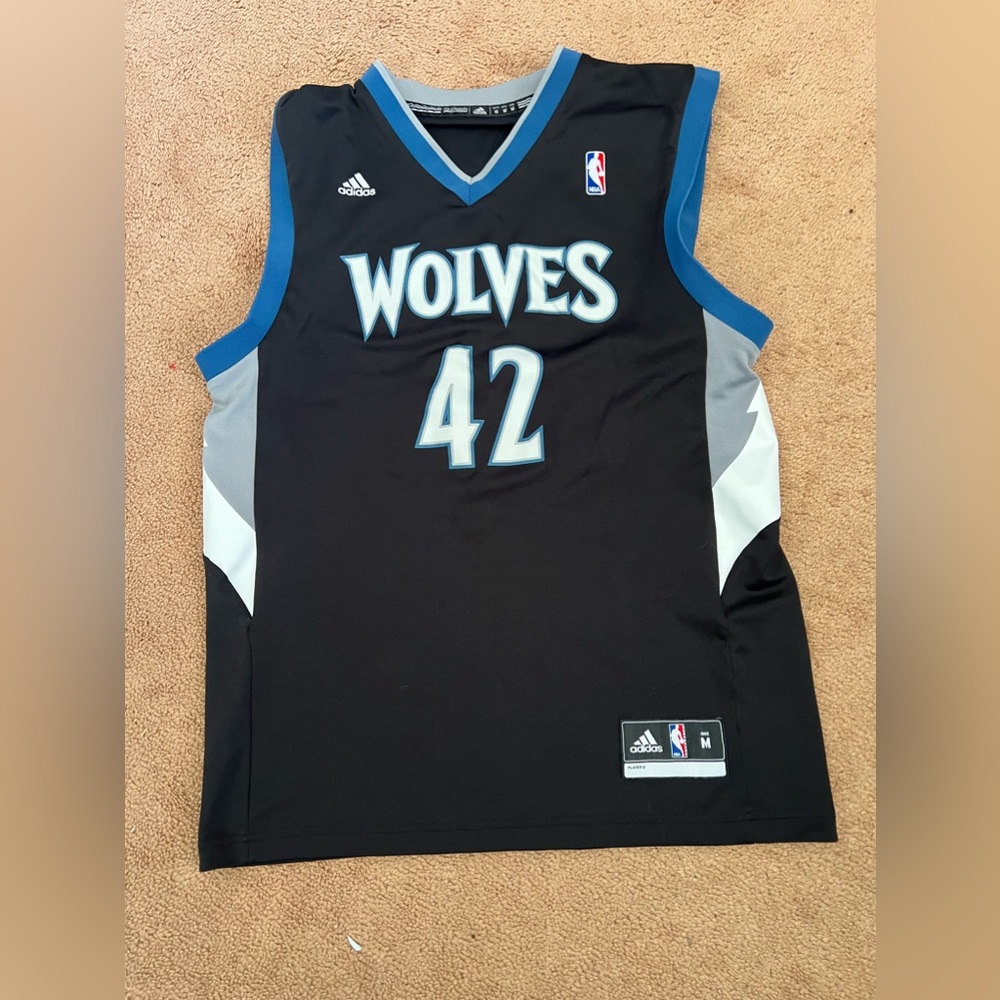 NBA Wolves jersey. Love #42